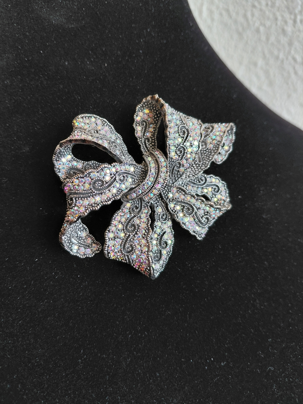 Women's Silver Sparkling Crystal Floral Brooch - Elegant Silver Tone